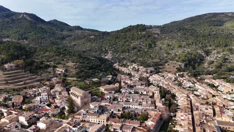 Aerial-shot-of-the-Esporles-valley-on-the-island-village-of-Mallorca-in-the-Serra-de-Tramuntana,-Spain