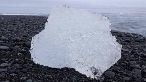 Close-up-view-of-large-block-of-ice-at-Diamond-Beach-in-Iceland