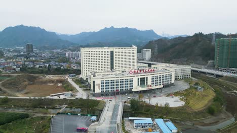 Healthcare-from-skies,-drone-view-of-Zhangjiajie-Peoples-Hospital