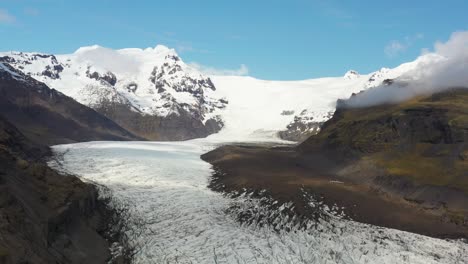 Clear-blue-sky-over-the-Vatnajoekull-glacier-in-Iceland