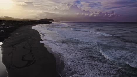 Blick-Auf-Die-Küste-Von-Einem-Drohnenflug-Auf-Den-Azoren,-Ribeira-Grande