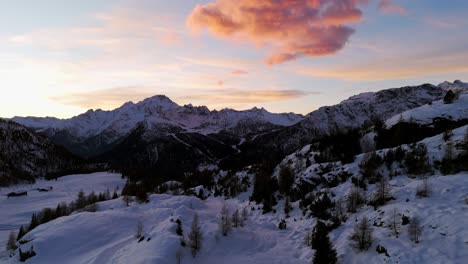Peaceful-winter-landscape-of-Valmalenco-Dolomites-mountains-in-Valtellina,-Italy