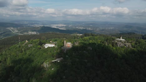 Aerial-view-of-Santuário-da-Penha-in-Guimarães,-Portugal
