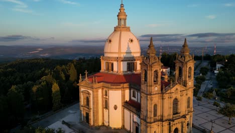 Serene-Sameiro-Sanctuary-and-Braga-City-at-Sunset-in-Northern-Portugal,-Bom-Jesus-Braga