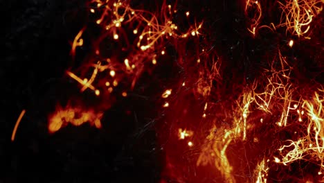 Kunstvolle-Feuerspuren:-Glühend-Heiße-Feuerspuren-Kriechen-über-Den-Gesamten-Bildschirm-Und-Hinterlassen-Von-Zeit-Zu-Zeit-Größere-Wolken-Aus-Glühendem-Metall,-Die-Pulsierend-Aufsteigen