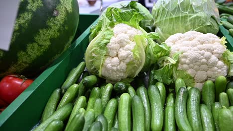 Las-Verduras-Cultivadas-Localmente-Se-Exhiben-Durante-El-Festival-De-Agricultura-En-Los-Emiratos-Árabes-Unidos.