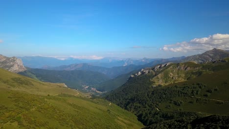 Picos-Allure:-La-Vista-Desde-Un-Dron-Revela-La-Belleza-Indómita-De-Los-Escarpados-Gigantes-De-Europa