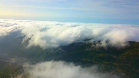 Picos-Dreamscape:-Die-Reise-Einer-Drohne-Enthüllt-Die-Dramatische-Faszination-Von-Europas-Berühmtem-Gipfel