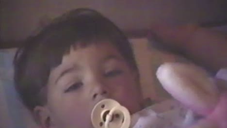 90er-Jahre-Kind-Retro-Filmmaterial-Aus-Der-Kindheit-In-Santiago-De-Chile
