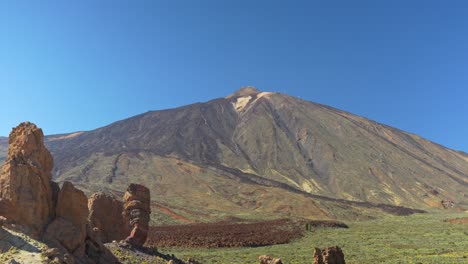 Vista-Panorámica-Del-Paisaje-Montañoso-De-Tenerife-En-Un-Día-Soleado.
