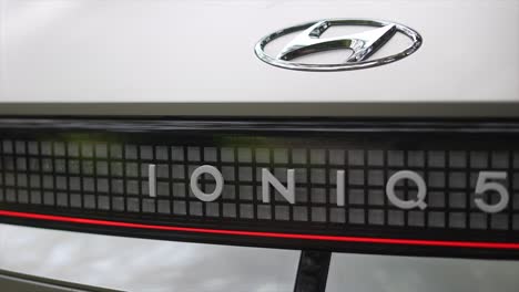 Hyundai-Ioniq-5,-Coche-Ev,-Auto-Electrico-Moderno,-Energía-Sostenible,-Energía-Verde