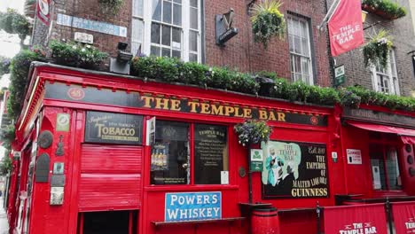 El-Temple-Bar-En-Irlanda,-Famoso-Monumento-En-El-Barrio-Cultural-De-Dublín