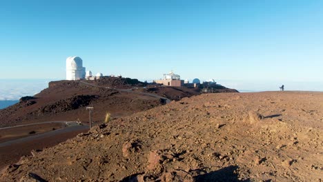 Wide-view-of-observatory-buildings-at-Haleakala-National-Park,-tilt-up