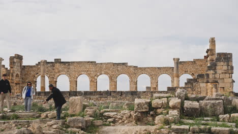 guided-tour-in-The-Capitoline-Temple-an-ancient-monument-located-in-the-old-city-of-Volubilis