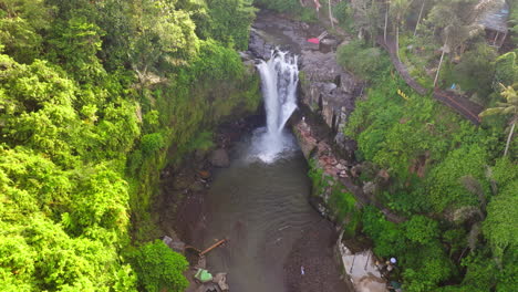 Tegenungan-cascade-natural-pool-in-Bali-Ubud-jungle