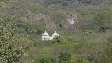 Fachada-De-La-Antigua-Iglesia-Católica-Con-Arquitectura-Colonial-Española-En-El-Municipio-De-Soledad,-El-Paraíso-En-El-Sur-De-Honduras