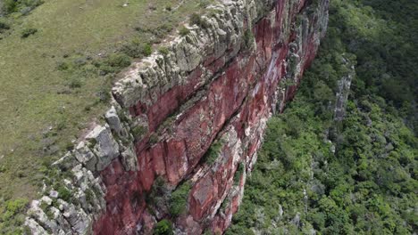 Geological-rock-strata-seen-in-limestone-cliff-escarpment-in-Bolivia