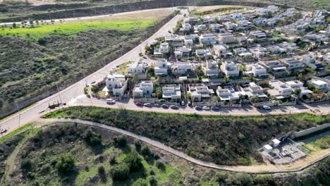 Video-Panorámico-Aislado-Hermoso-Drone-Aéreo-4k-Del-Asentamiento-Israelí-Sal&#39;it---Israel