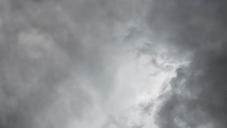 4k-Dramatic-sky,-lighting-in-dark-stormy-clouds