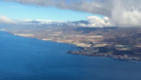 Teneriffa,-Kanarische-Insel,-Küste-Und-Meerblick-Aus-Dem-Flugzeug