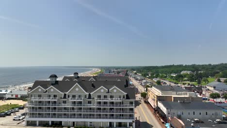 Drone-shot-of-time-share-condos-in-Old-Orchard-Beach,-Maine