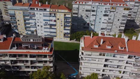 Luftaufnahme-Von-Lissabon,-Portugal,-Die-Das-Faszinierende-Stadtbild-Und-Seinen-Einzigartigen-Urbanen-Charme-Zeigt
