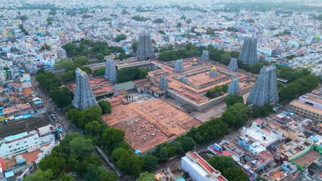Ancient-Meenakshi-Amman-Hindu-temple-in-Madurai-city,-with-detailed-architecture,-and-aerial-view