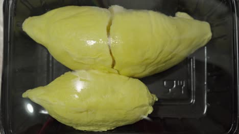Durian,-Tropische-Frucht,-Bekannt-Für-Ihren-Unverwechselbaren-Geruch-Und-Ihre-Größe