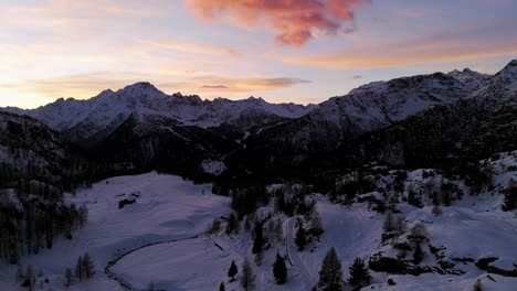 Breathtaking-panoramic-view-of-Valmalenco-Dolomites-mountain-range-at-sunset-in-Valtellina,-Italy