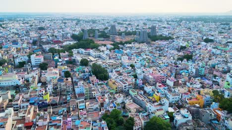 Dicht-Besiedeltes-Madurai-Stadtbild-Mit-Vielfältiger-Architektur-In-Der-Abenddämmerung-Und-Luftaufnahme