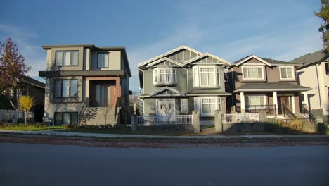 Barrio-Tranquilo-En-Un-Pueblo-Típico-En-East-Vancouver,-Columbia-Británica,-Canadá.