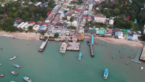 Aerial-High-Angle-View-Over-Koh-Tao-Pier,-Thailand
