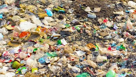 scattered-plastic-and-polythene-waste,-severe-environmental-pollution