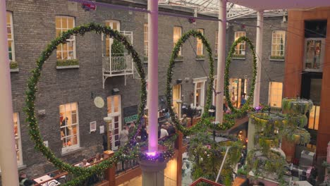 Christmas-Decorations-Inside-Powerscourt-Townhouse-Centre---Shopping-Centre-In-Dublin,-Ireland
