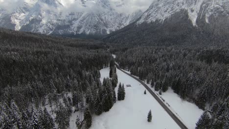 Dolomiten,-Filmische-4K-Luftaufnahmen-–-In-Den-|italienischen-Alpen