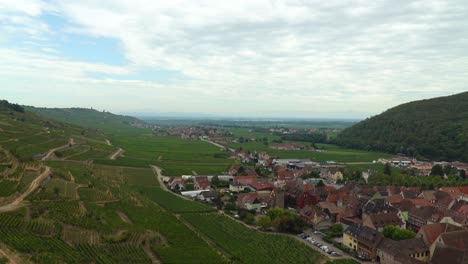 Panorama-Des-Dorfes-Kayserberg-Mit-Blick-Auf-Die-Gesamte-Region