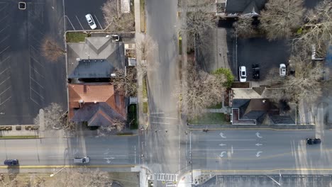 Bowling-Green,-Kentucky-neighborhood-with-drone-video-overhead-moving-forward