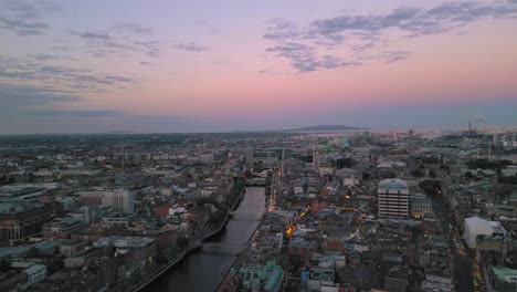 4K-Kino-Drohnenaufnahmen-Aus-Der-Stadt-Dublin-Bei-Sonnenuntergang