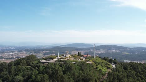 Aerial-Panoramic-view-of-Monte-da-Franqueira,-Barcelos-Portugal