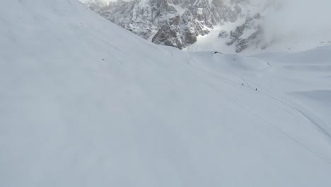 4K-Luftaufnahme-In-Den-Italienischen-Alpen-–-Dolomiten