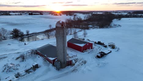 Large-tall-silo-and-red-barn