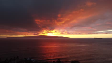 Epic-Sunset-from-Makena-beach,-Maui