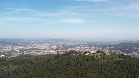 Vista-Panorámica-Desde-El-Monte-Da-Franqueira,-Barcelos-Portugal---Antena