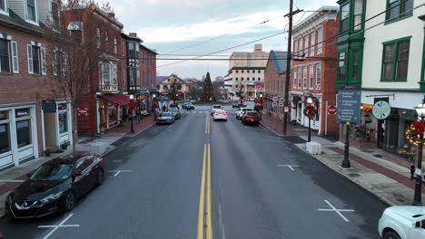 Main-road-showing-decorated-Christmas-city-in-USA