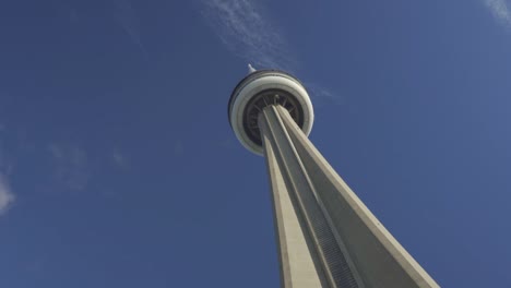 Low-Angle-Aufnahme-Des-CN-Tower-In-Toronto