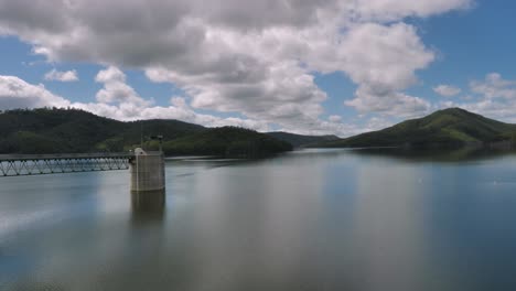 Gold-Coast,-Queensland,-Australia---01-21-2024:-View-of-Advancetown-Lake-from-the-top-of-the-Hinze-Dam