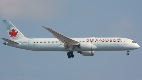 Air-Canada-Boeing-787-Dreamliner-flying-in-the-air,-take-off-from-Montréal-Pierre-Elliott-Trudeau-International-Airport