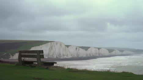 Empty-bench-at-the-Seven-Sisters-on-a-cloudy-day