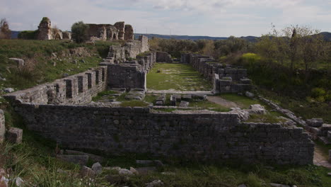 Ancient-stone-walls-in-a-field-in-Miletus