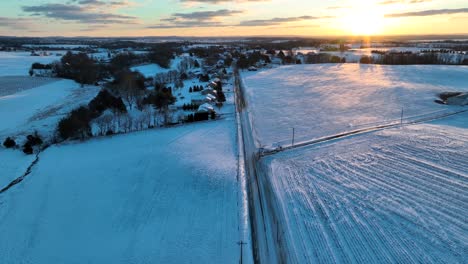 Schneebedeckte-Bauernfelder-Im-Winter-In-Lancaster-County,-Pennsylvania